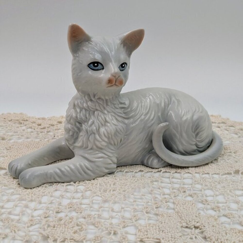 Vintage white / Light Gray Porcelain Cat Figurine in Regal Reclining Pose